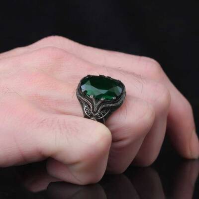 925 Sterling Silver Men's Ring With Green Zircon Stone - 3