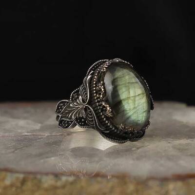 925 Sterling Silver Men's Ring With Labradorite Stone - 1