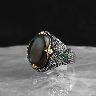 925 Sterling Silver Men's Ring With Labradorite Stone - 1