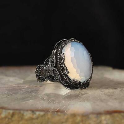 925 Sterling Silver Men's Ring With Moon Stone - 1