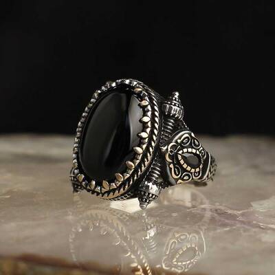 925 Sterling Silver Men's Ring With Onyx Stone - 1