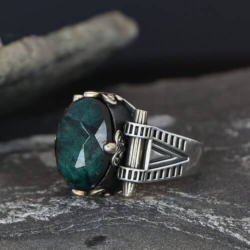 925 Sterling Silver Men's Ring With Semi-Precious Emerald Stone - 1