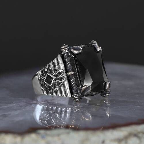 925 Sterling Silver Men's Ring With Zircon Stone - 1