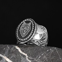 Patterned Silver Ring With Wolf Symbol - Luxury Jewelry