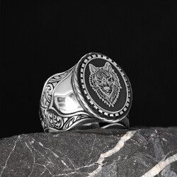 Patterned Silver Ring With Wolf Symbol - 2
