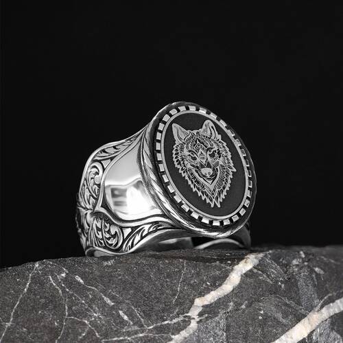 Patterned Silver Ring With Wolf Symbol - 2