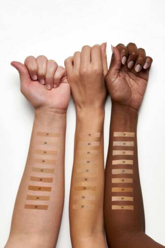 Satin Smoothing Fluid Foundation - 21 Porcelain - Concealing Foundation 34 ml - 3